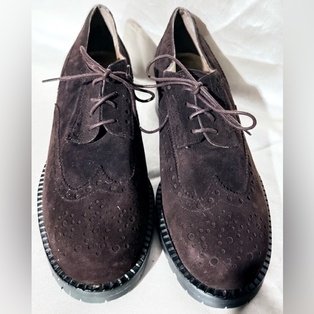 Stuart Weitzman derby suede brown